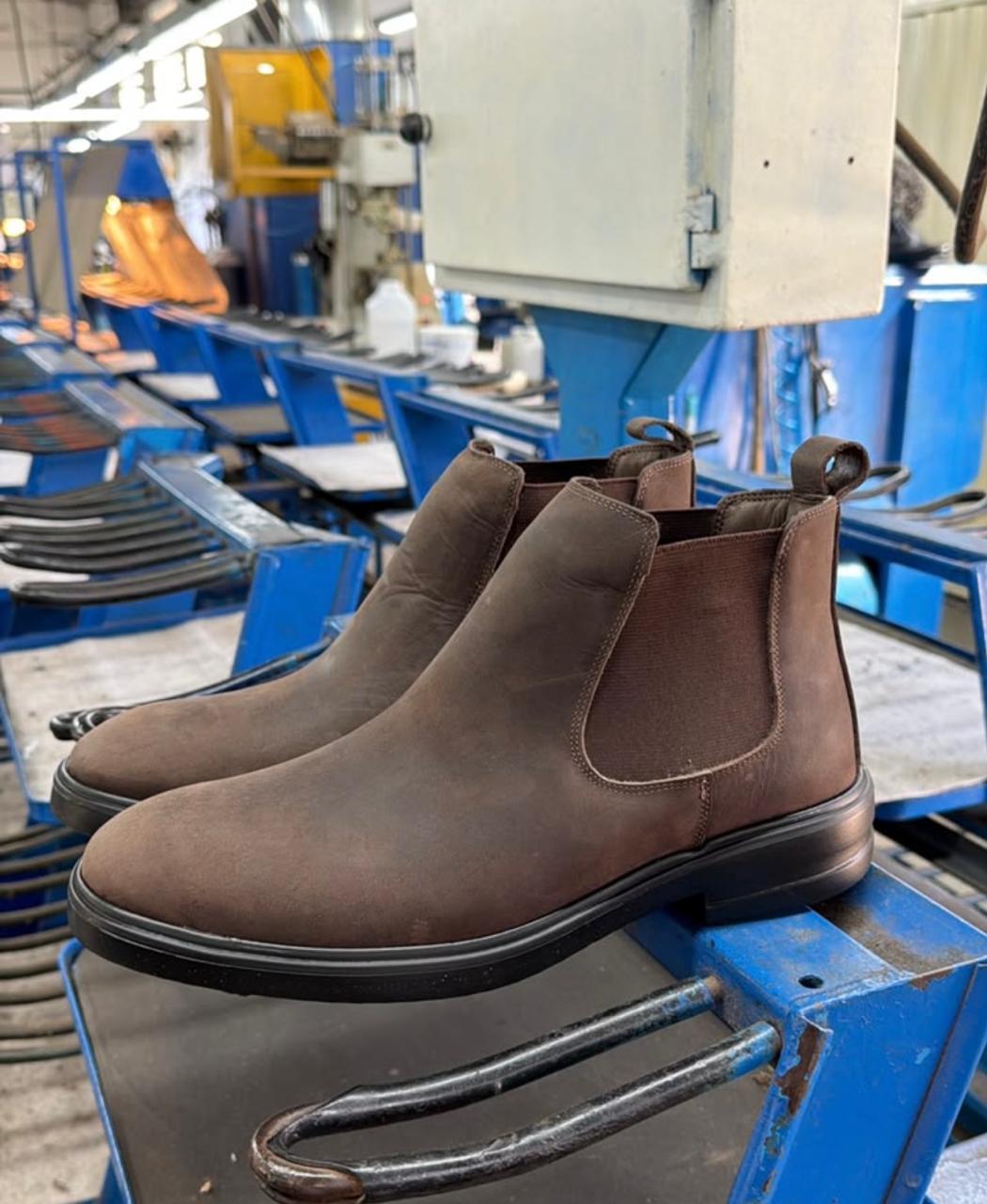 Bota Chelsea Camurça